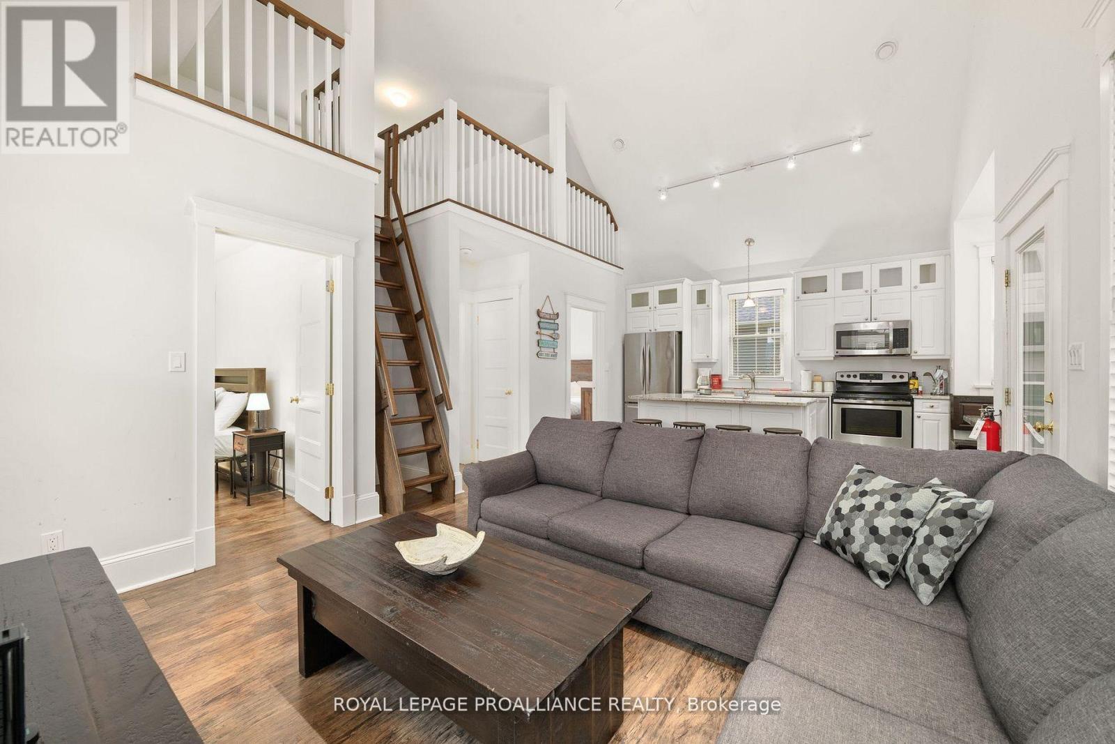 9 Hollow Lane, Prince Edward County, Ontario  K0K 1P0 - Photo 3 - X12547942