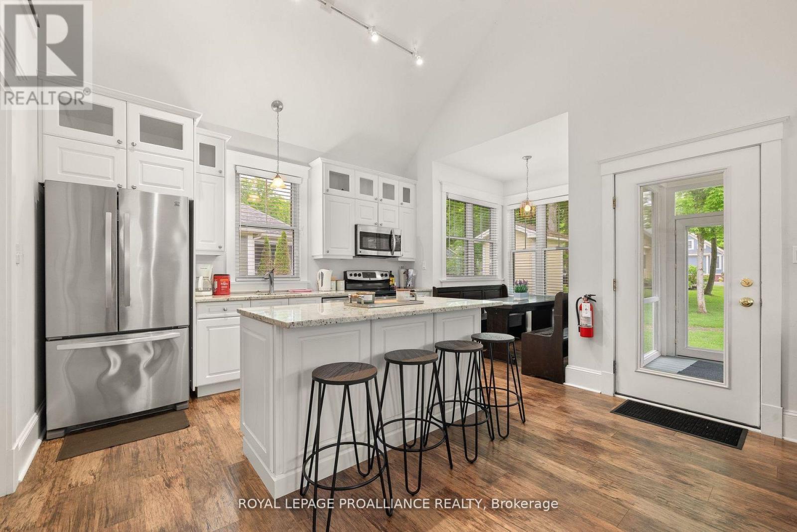 9 Hollow Lane, Prince Edward County, Ontario  K0K 1P0 - Photo 5 - X12547942