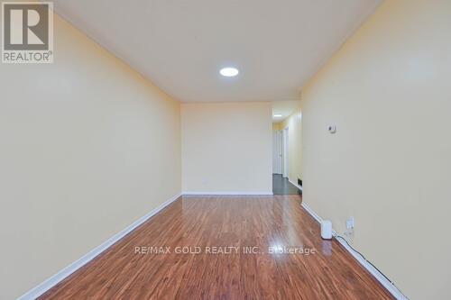 3274 Clara Drive, Mississauga, Ontario  L4T 2C7 - Photo 9 - W12528938