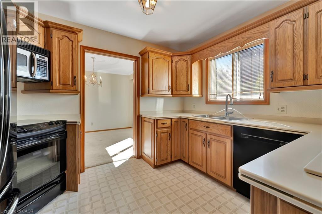 73 Champlain Crescent, Kitchener, Ontario  N2B 2Y7 - Photo 12 - 40775760