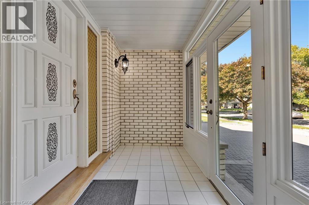 73 Champlain Crescent, Kitchener, Ontario  N2B 2Y7 - Photo 4 - 40775760