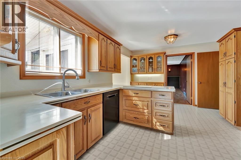 73 Champlain Crescent, Kitchener, Ontario  N2B 2Y7 - Photo 10 - 40775760