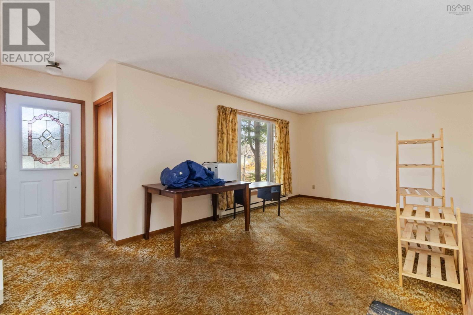 68 Elizabeth Avenue, Bridgewater, Nova Scotia  B4V 1M2 - Photo 5 - 202527950