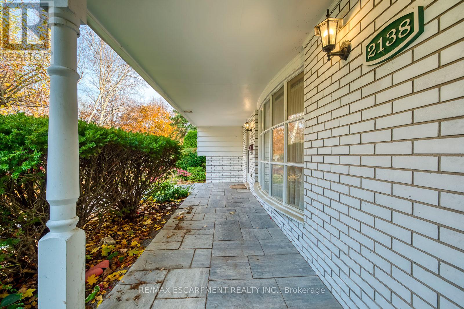 2138 Salmon Road, Oakville, Ontario L6L 1M5 - Photo 8 - W12547162