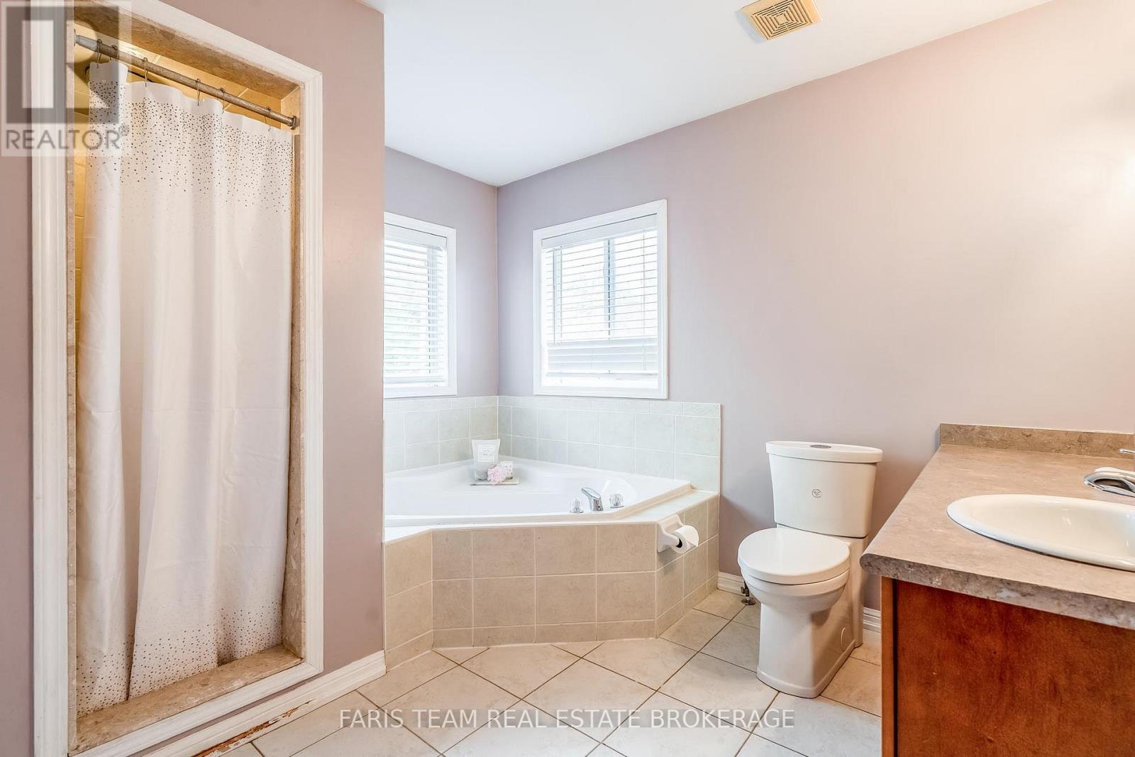 54 Stonemount Crescent, Essa, Ontario  L3W 0C5 - Photo 13 - N12547934