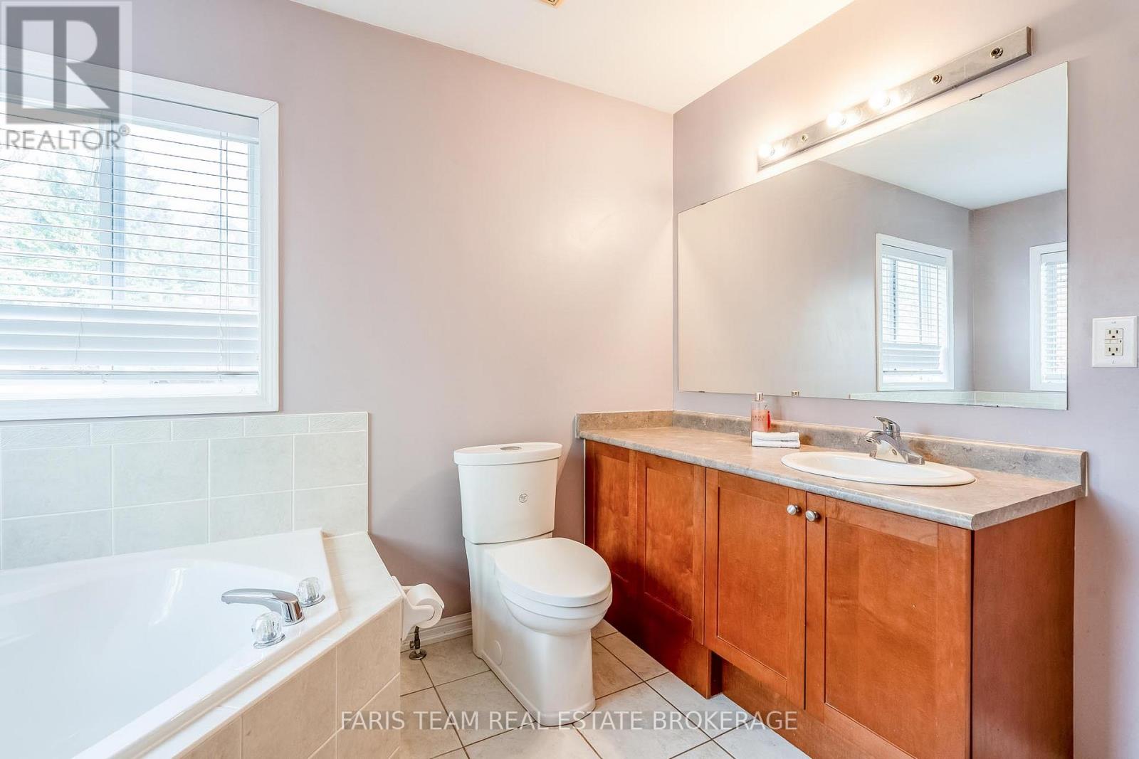 54 Stonemount Crescent, Essa, Ontario  L3W 0C5 - Photo 14 - N12547934