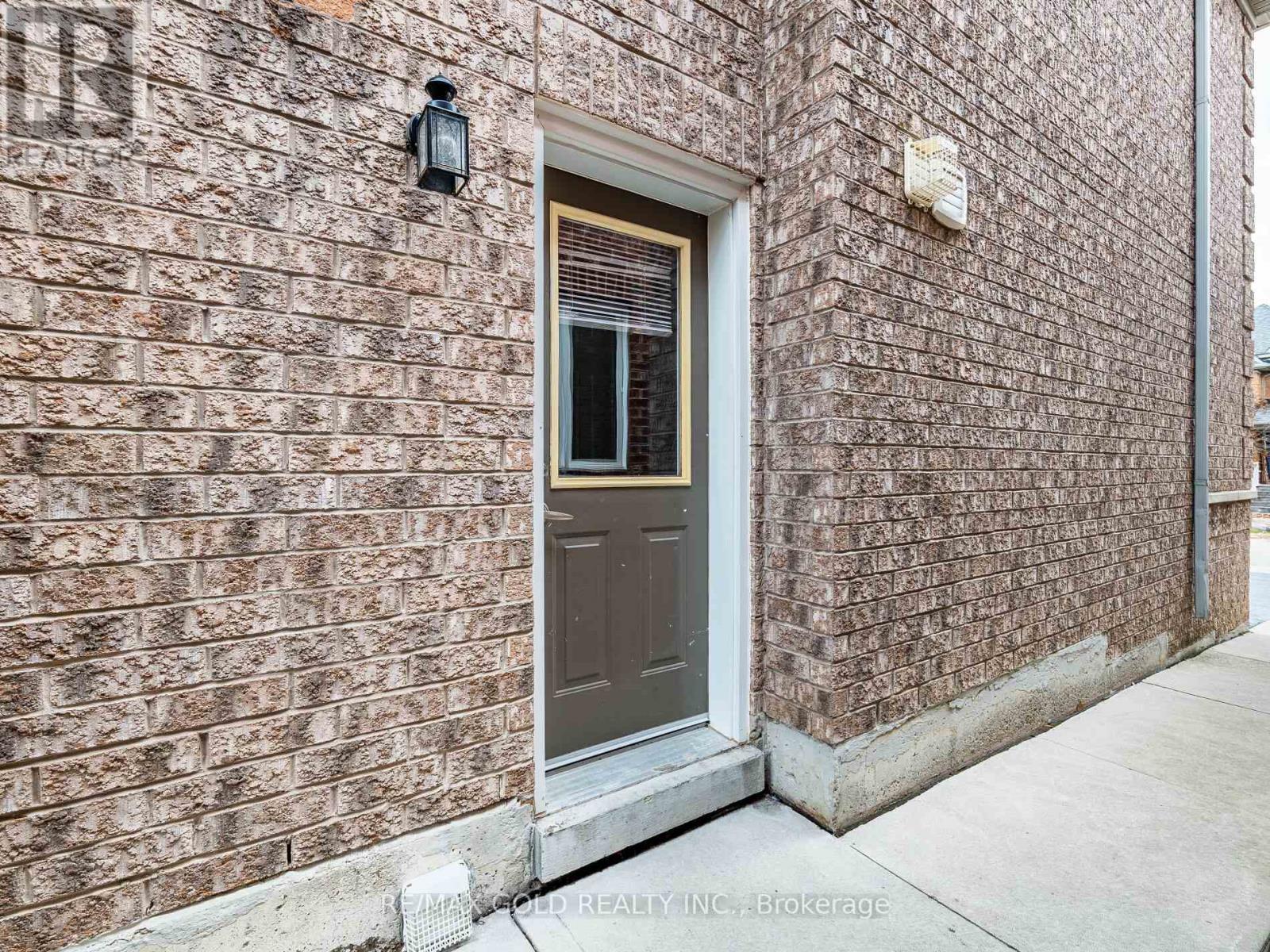 66 Hiberton Crescent, Brampton, Ontario  L7A 3C9 - Photo 35 - W12547932