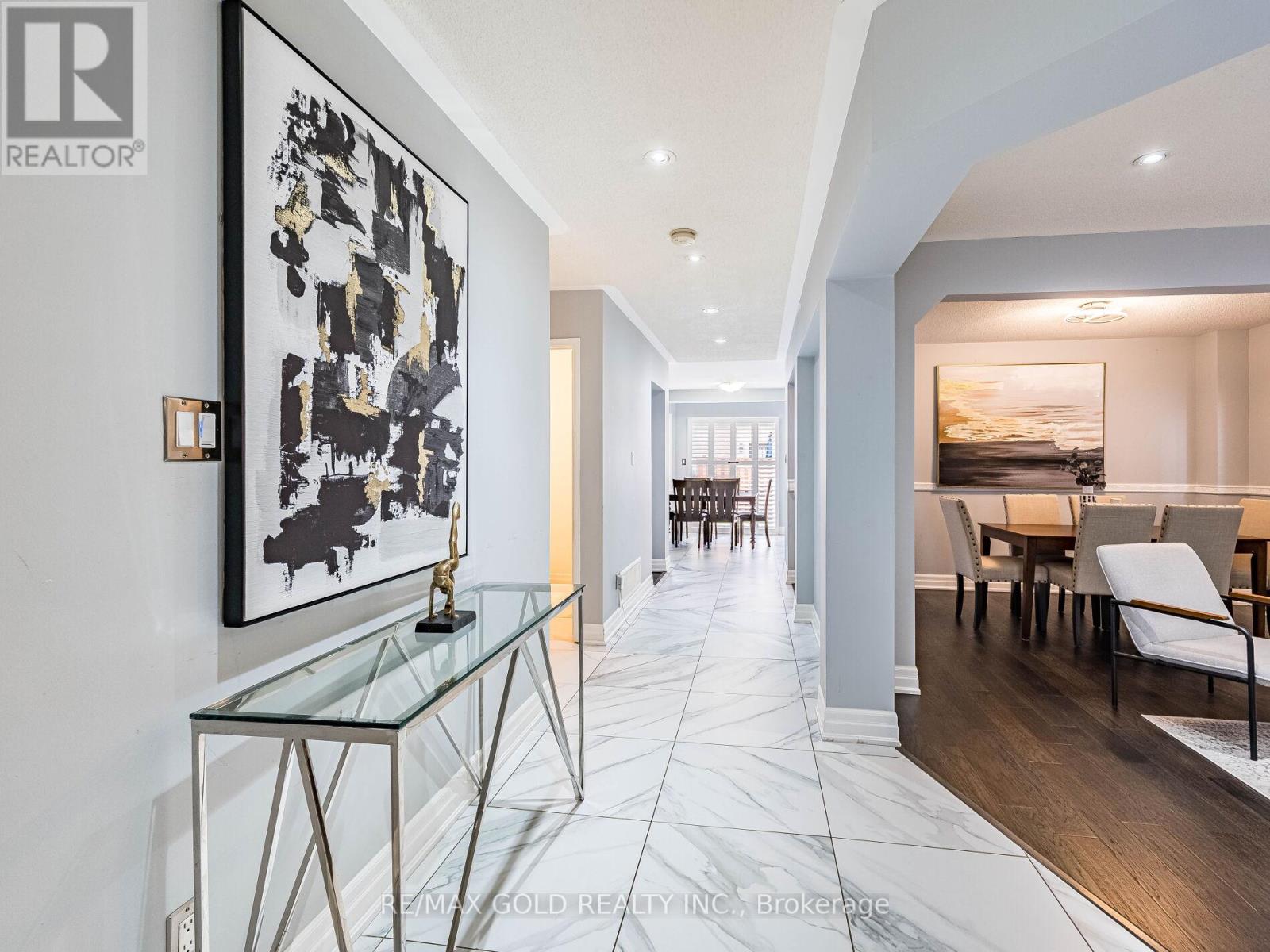 66 Hiberton Crescent, Brampton, Ontario  L7A 3C9 - Photo 5 - W12547932