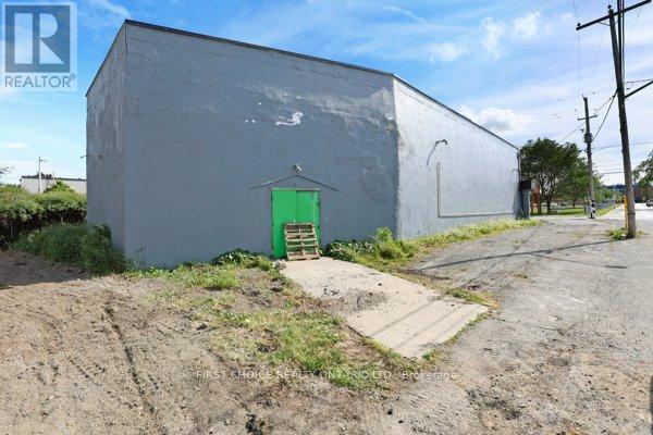 561 St Lawrence Street, North Dundas, Ontario K0C 2K0 - Photo 5 - X12547974