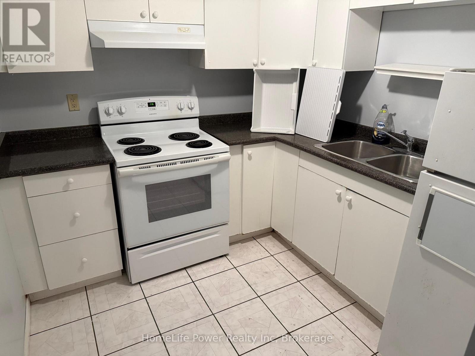 Basement - 3702 Densbury Drive, Mississauga, Ontario  L5N 6Z1 - Photo 4 - W12547952