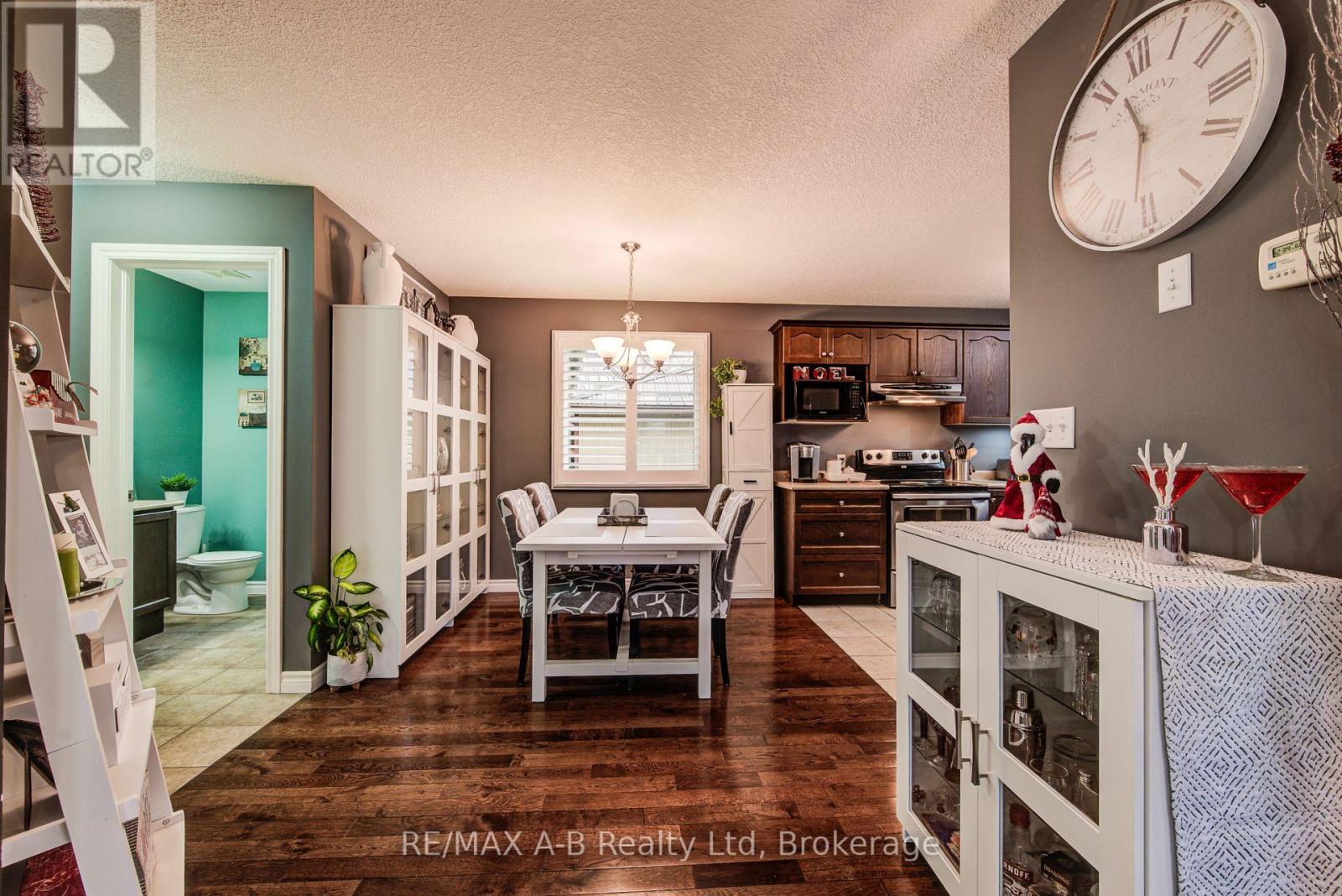 48 Wellington Street, East Zorra-Tavistock, Ontario N0B 2R0 - Photo 15 - X12547948