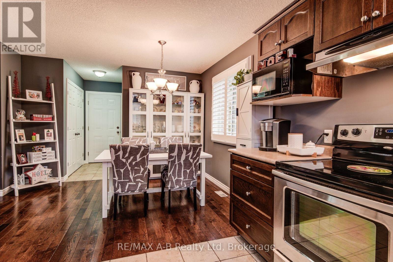 48 Wellington Street, East Zorra-Tavistock, Ontario N0B 2R0 - Photo 17 - X12547948