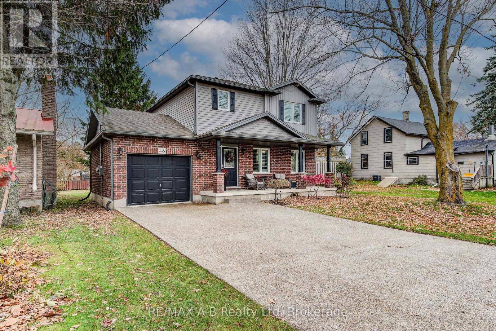 48 Wellington Street, East Zorra-Tavistock, Ontario N0B 2R0 - Photo 3 - X12547948