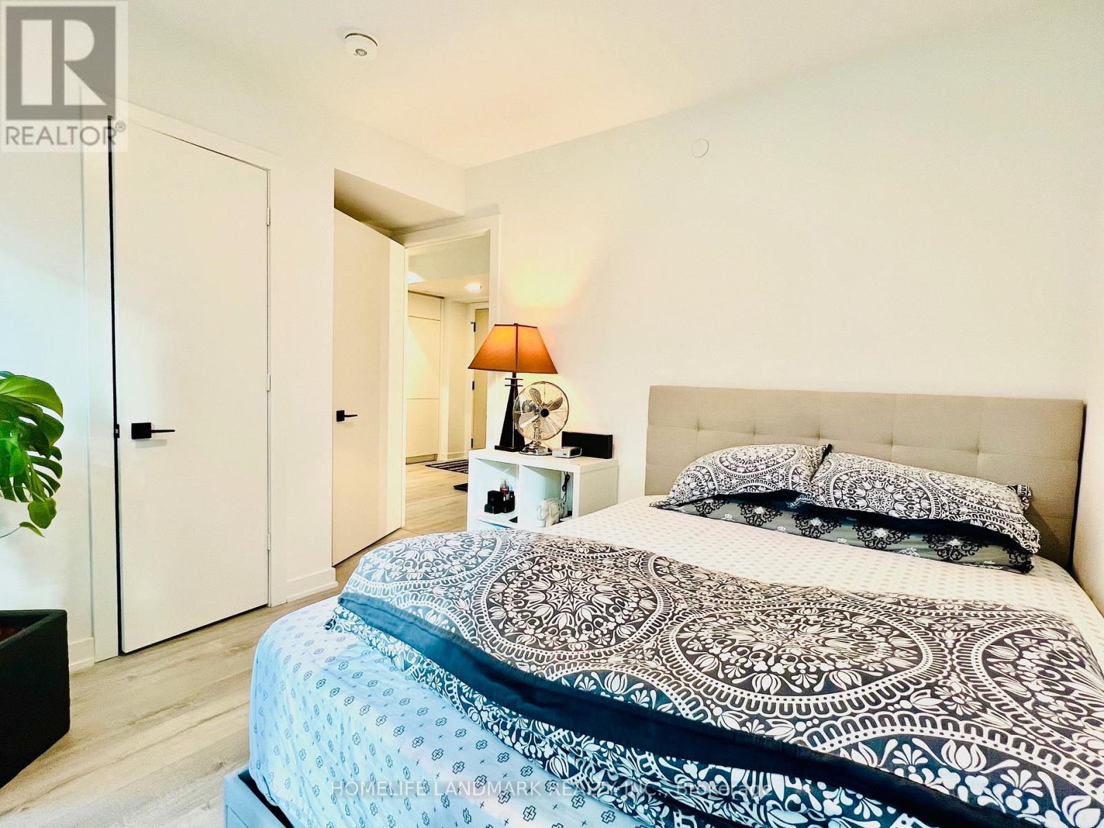 805 - 327 King Street W, Toronto, Ontario M5V 0W7 - Photo 14 - C12547946