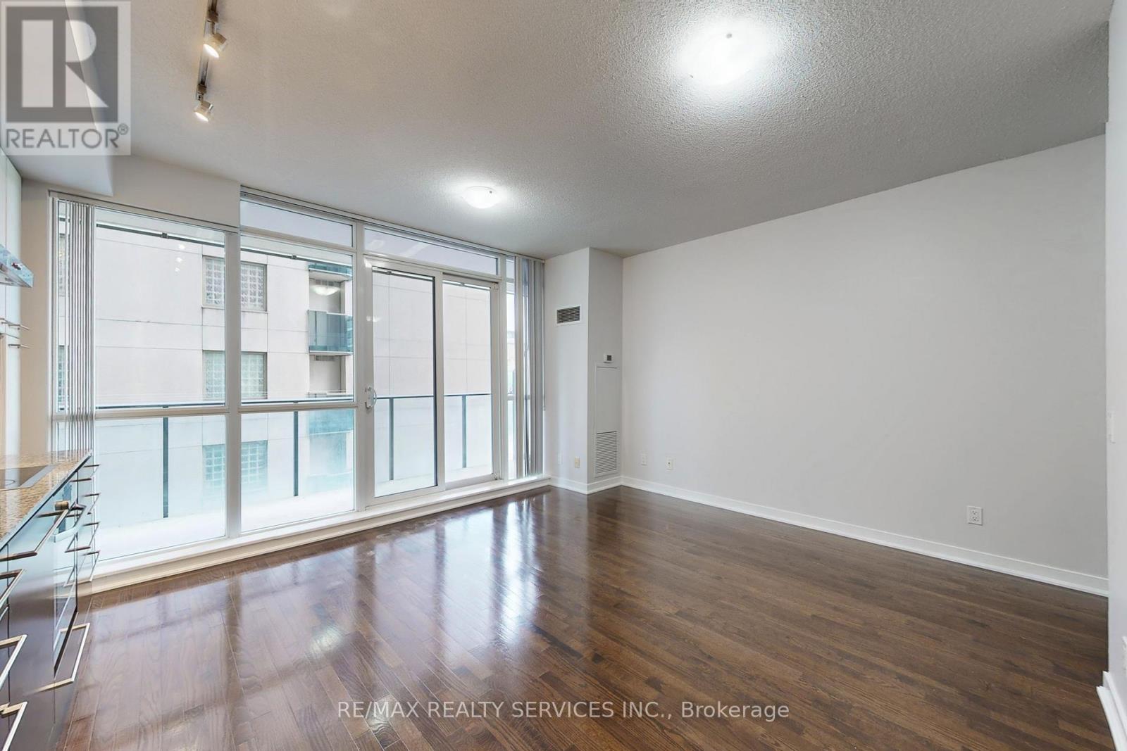 1009 - 770 Bay Street, Toronto, Ontario  M5G 0A6 - Photo 12 - C12547958