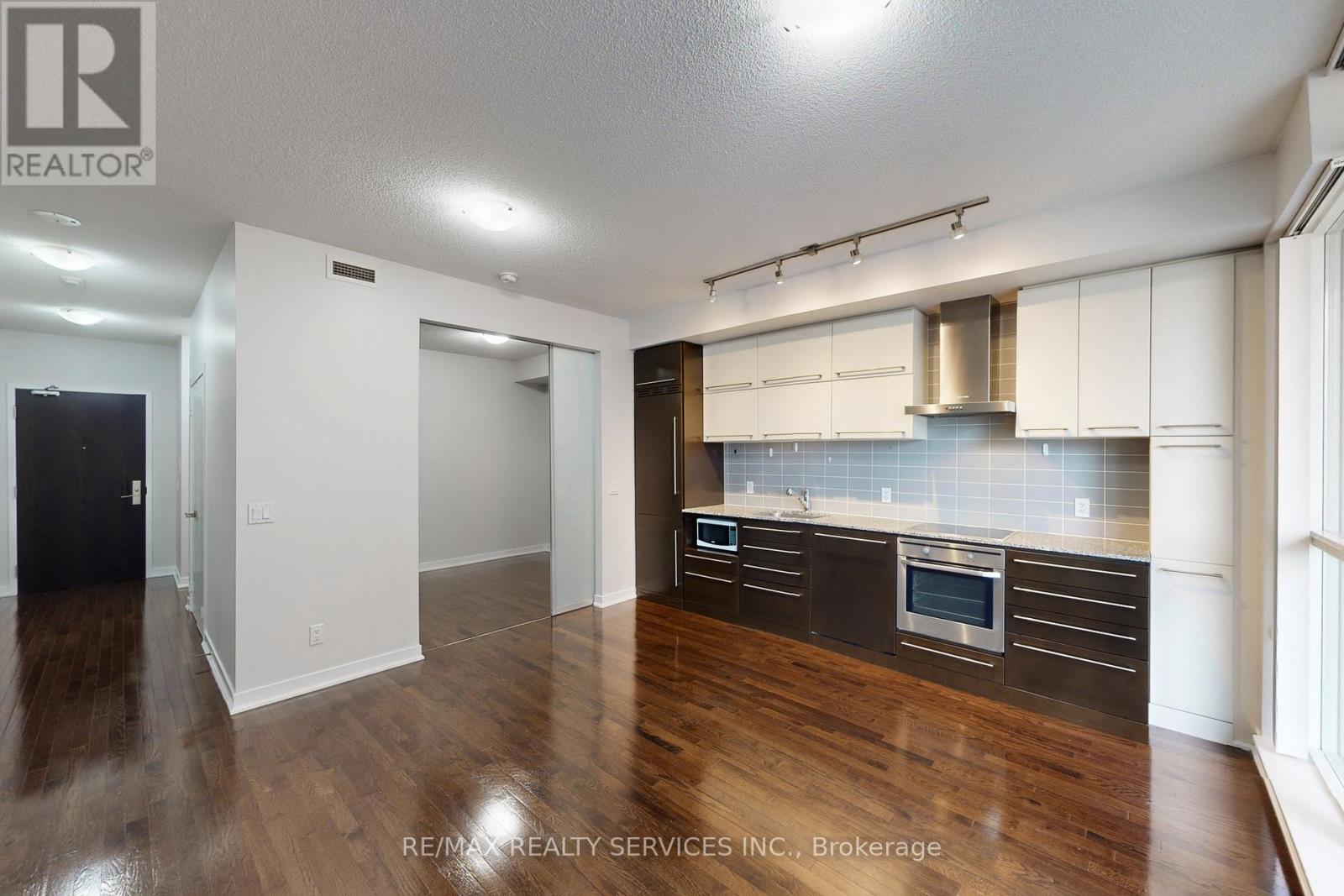 1009 - 770 Bay Street, Toronto, Ontario  M5G 0A6 - Photo 15 - C12547958