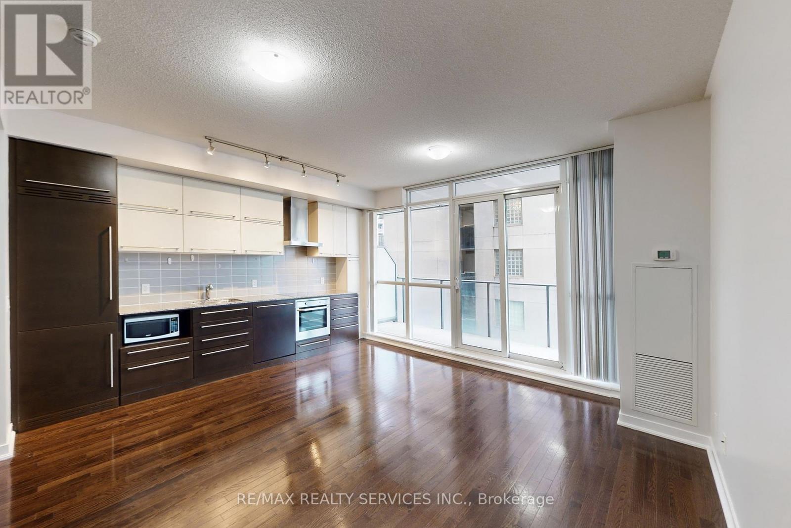 1009 - 770 Bay Street, Toronto, Ontario  M5G 0A6 - Photo 17 - C12547958