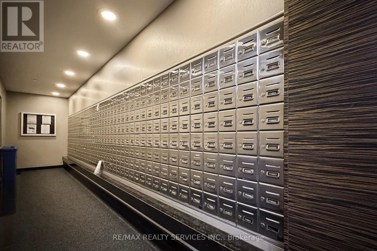 1009 - 770 Bay Street, Toronto, Ontario  M5G 0A6 - Photo 31 - C12547958