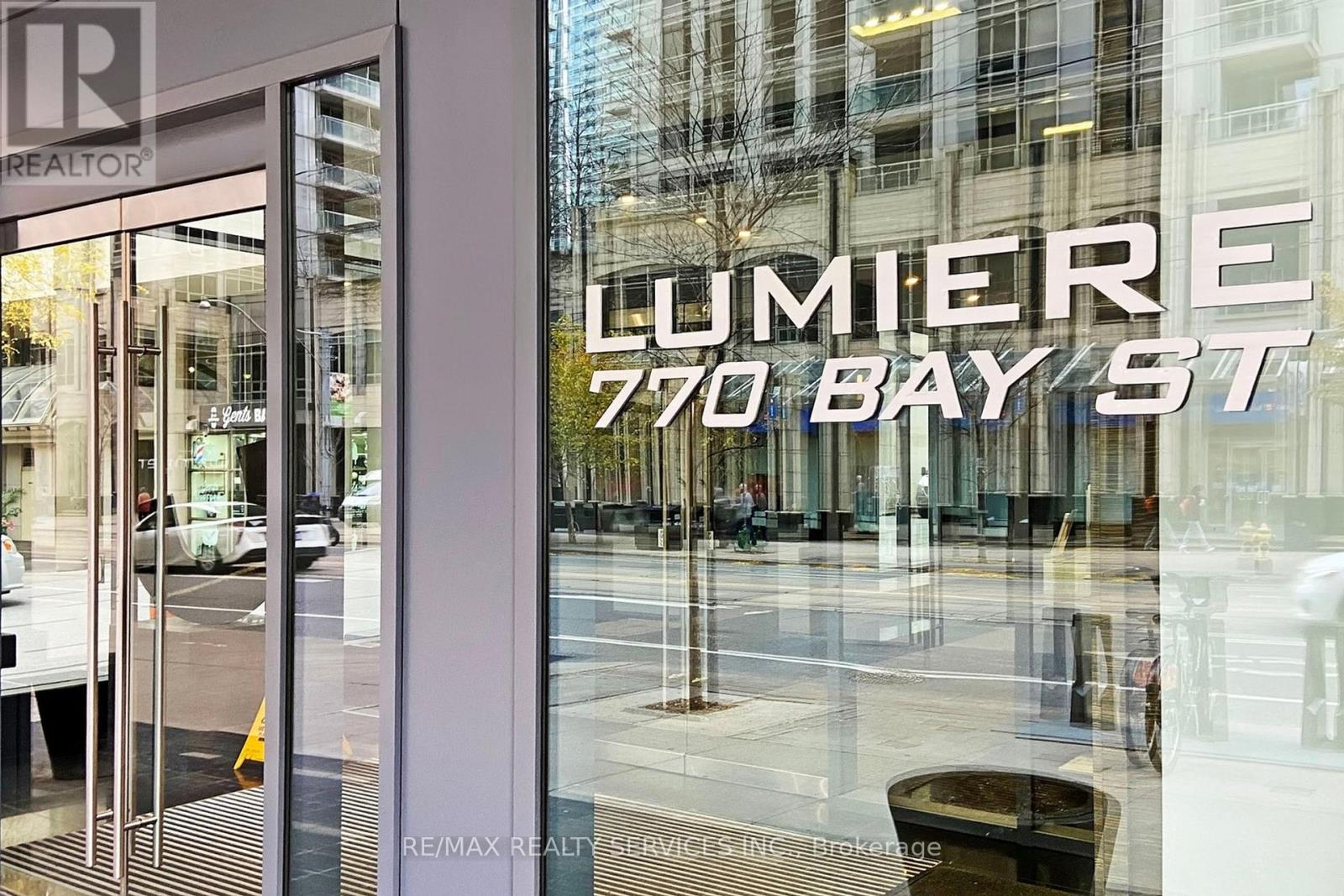 1009 - 770 Bay Street, Toronto, Ontario  M5G 0A6 - Photo 4 - C12547958