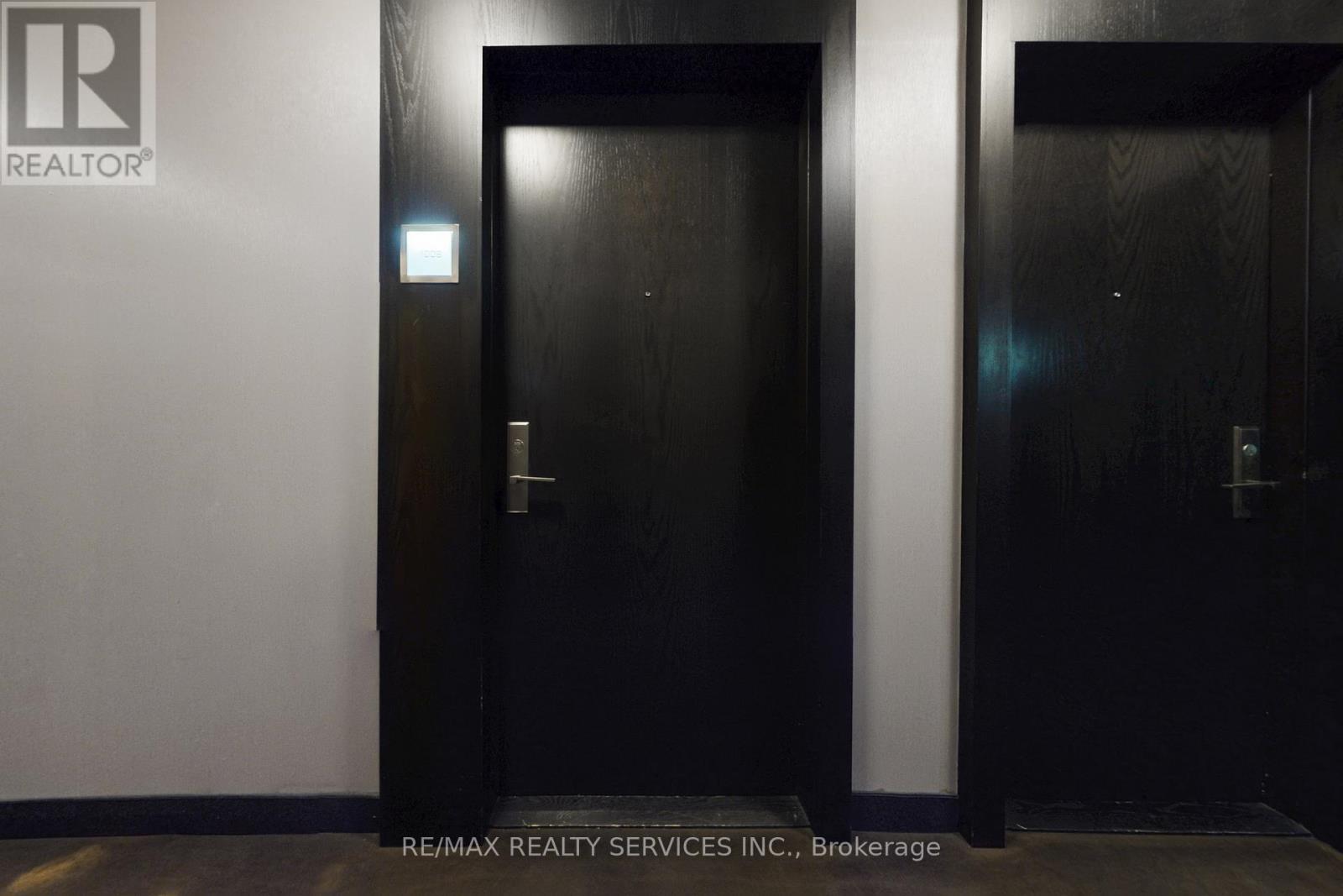 1009 - 770 Bay Street, Toronto, Ontario  M5G 0A6 - Photo 9 - C12547958