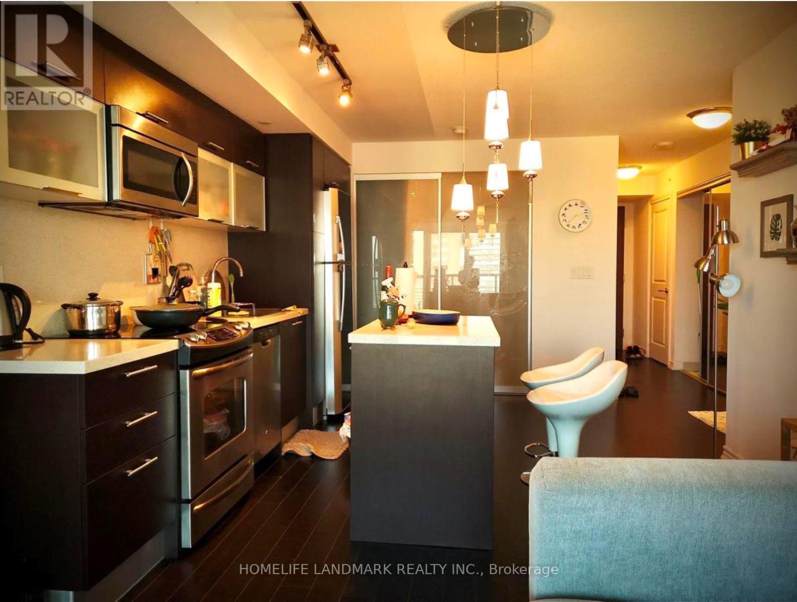 2604 - 386 Yonge Street, Toronto, Ontario  M5B 0A5 - Photo 3 - C12547964