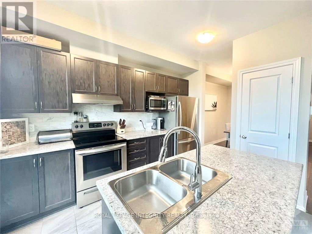 213 Bandelier Way, Ottawa, Ontario  K2S 2J4 - Photo 12 - X12547994