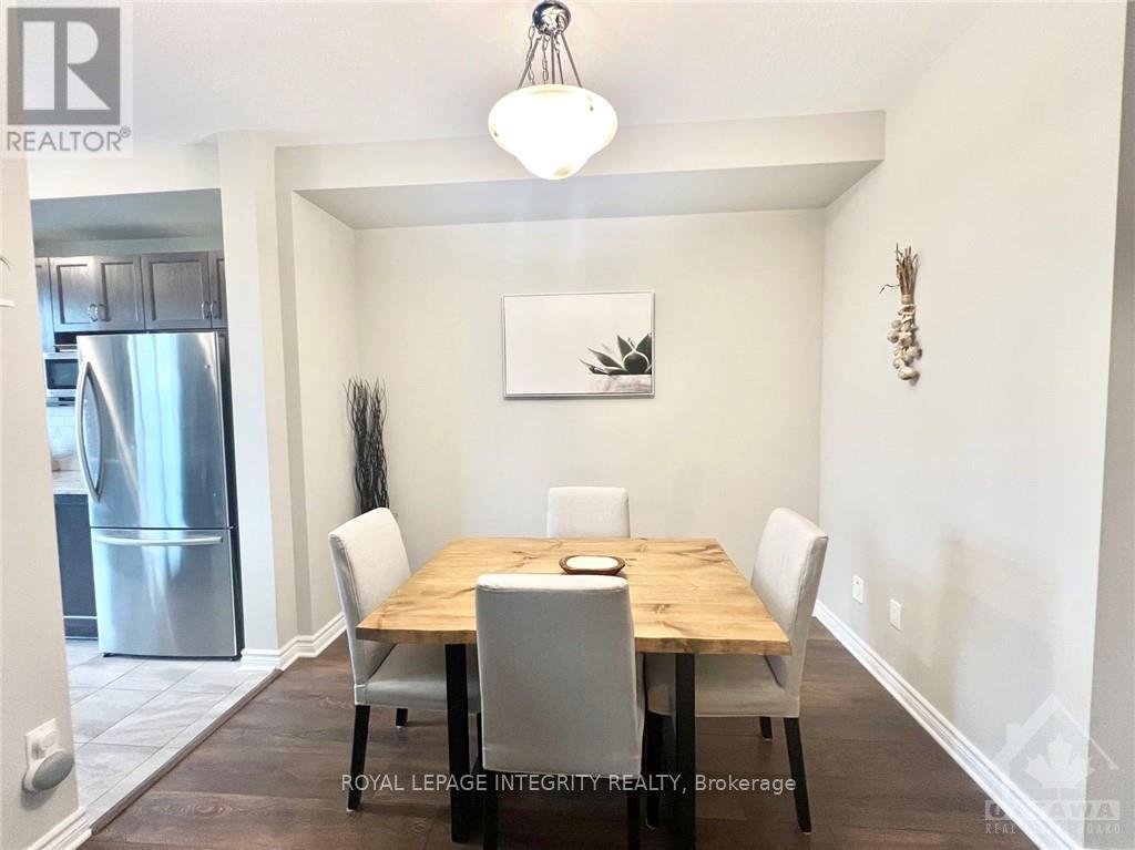 213 Bandelier Way, Ottawa, Ontario  K2S 2J4 - Photo 7 - X12547994