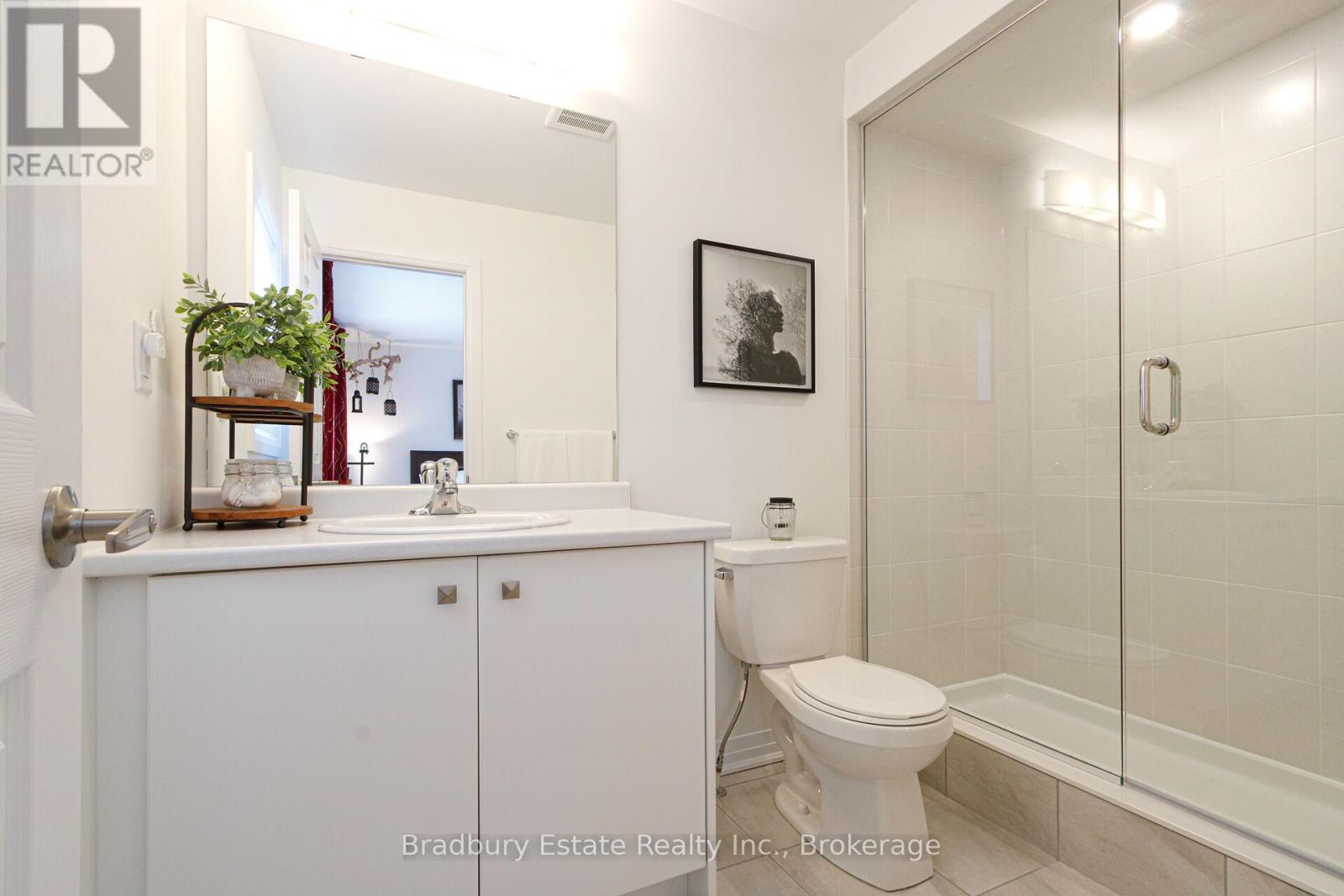 69 Masters Street, Welland, Ontario  N3B 0N4 - Photo 14 - X12548006