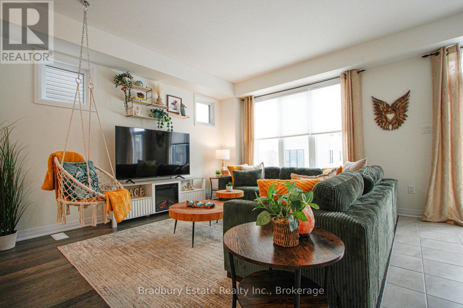 69 Masters Street, Welland, Ontario  N3B 0N4 - Photo 4 - X12548006