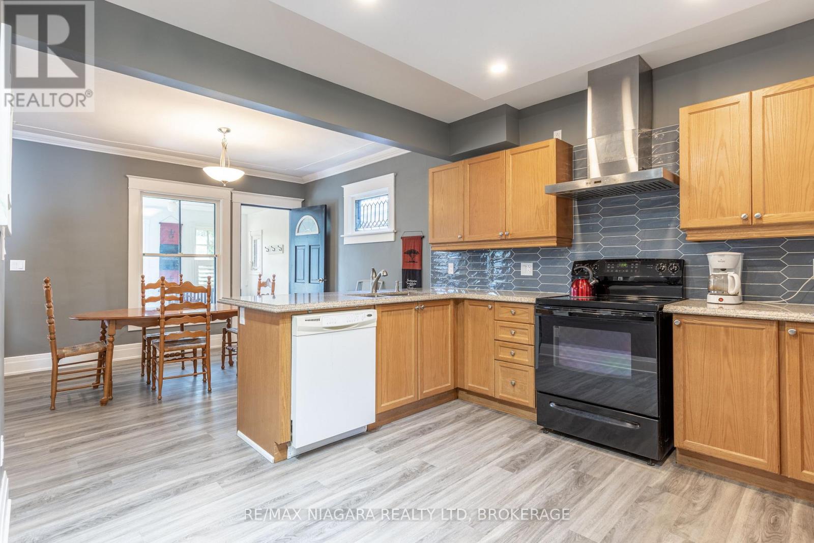 4993 Maple Street, Niagara Falls, Ontario  L2E 2M7 - Photo 12 - X12547998