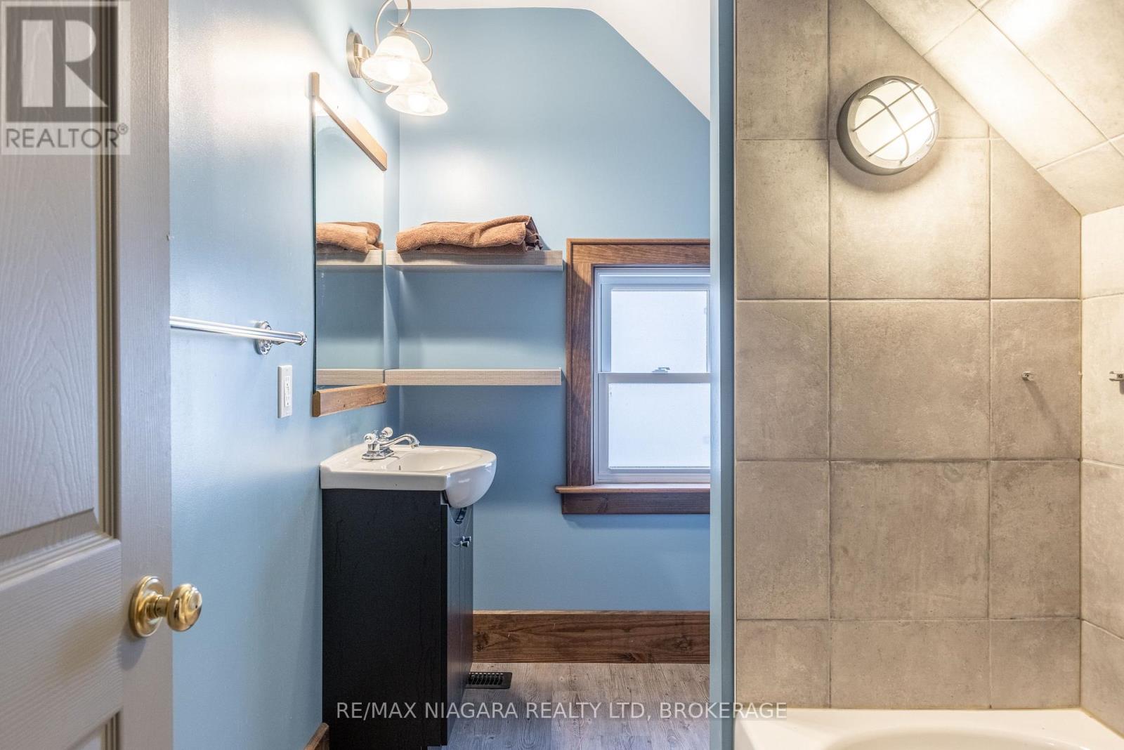 4993 Maple Street, Niagara Falls, Ontario  L2E 2M7 - Photo 18 - X12547998