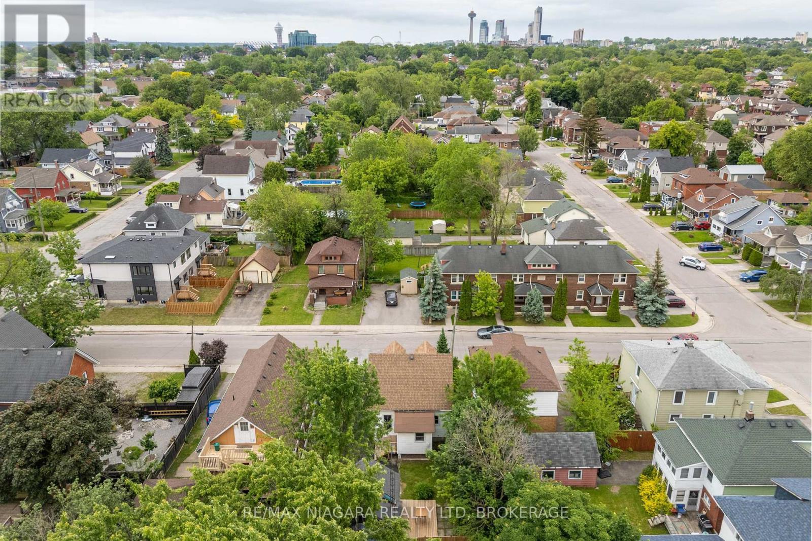 4993 Maple Street, Niagara Falls, Ontario  L2E 2M7 - Photo 3 - X12547998