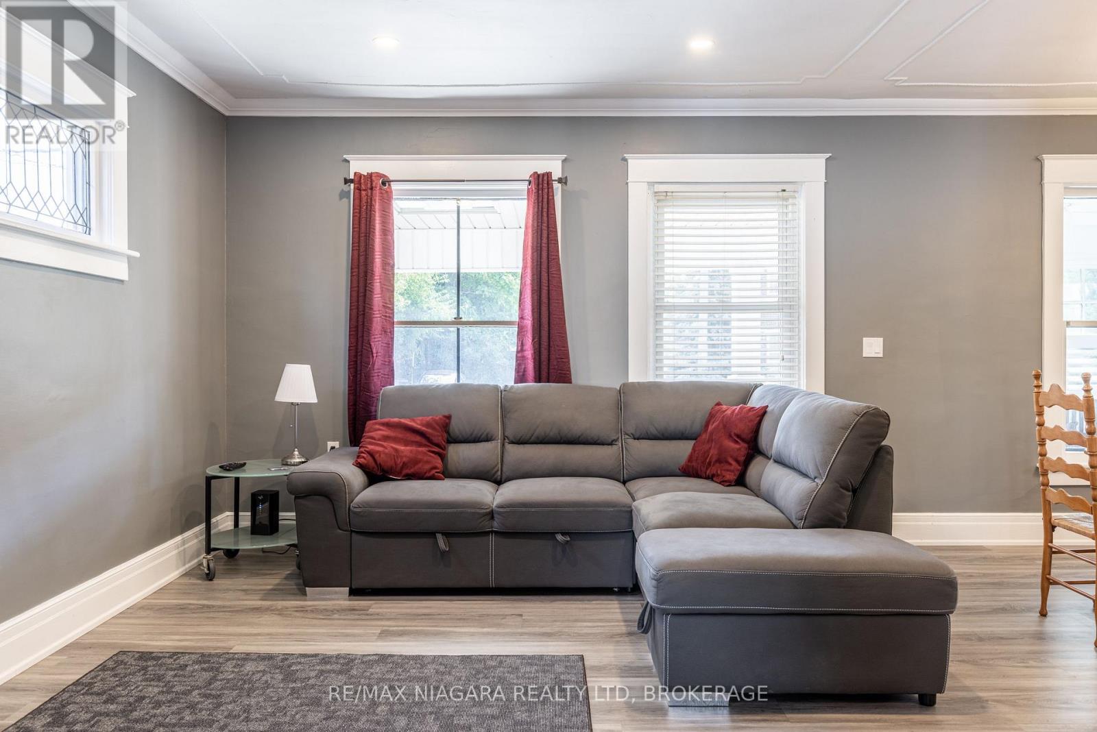 4993 Maple Street, Niagara Falls, Ontario  L2E 2M7 - Photo 7 - X12547998