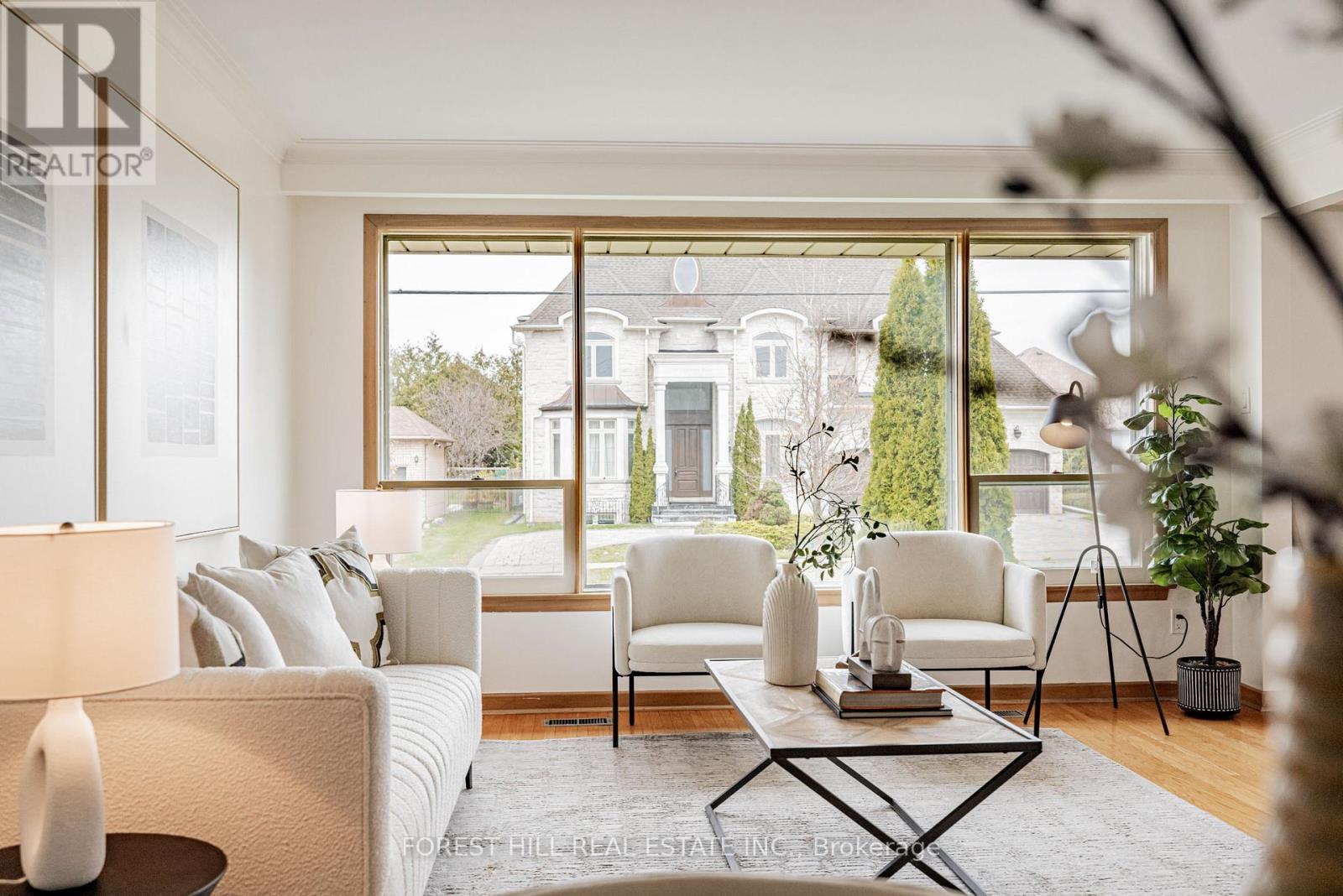 105 Crestwood Road, Vaughan, Ontario L4J 1A7 - Photo 3 - N12545452