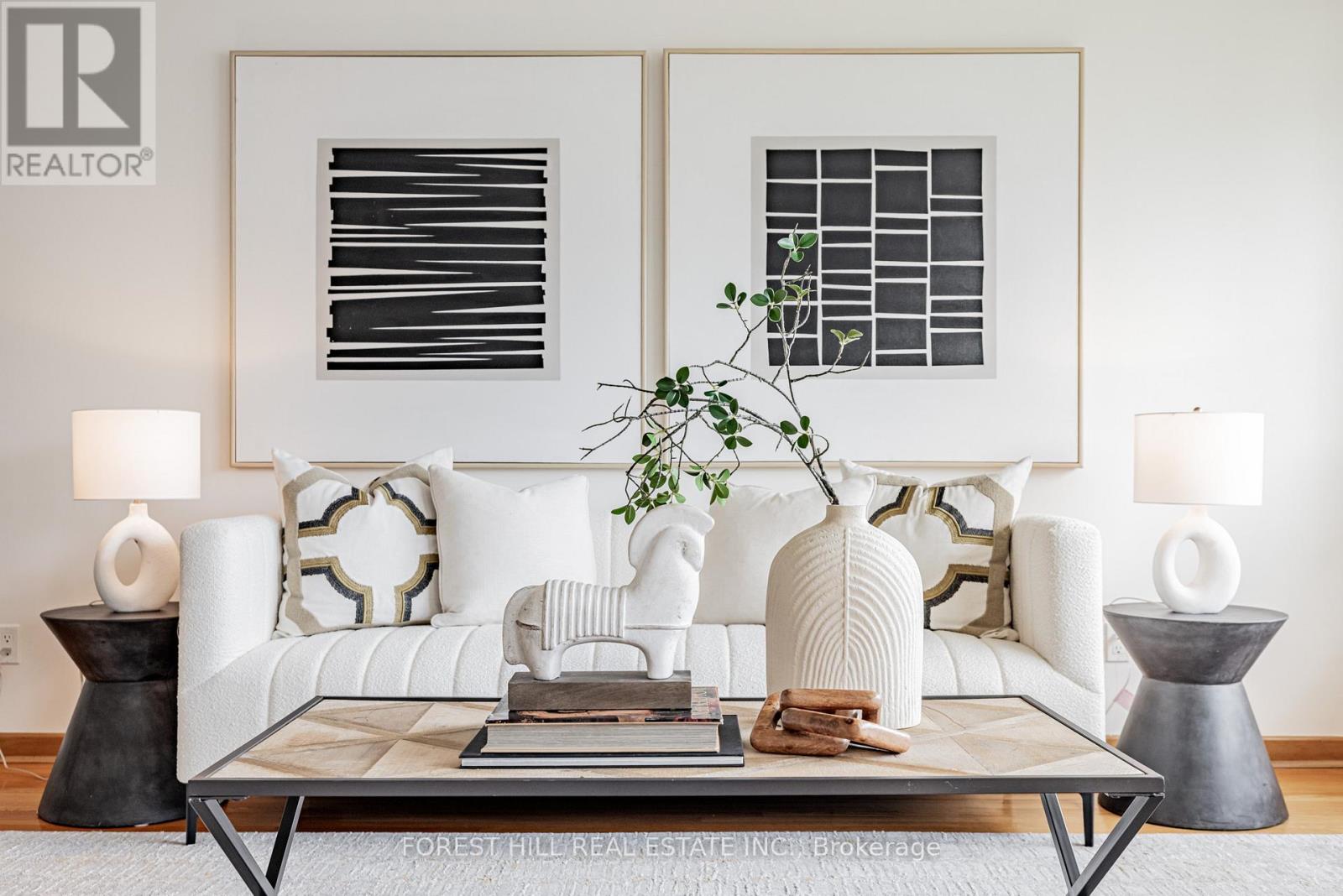 105 Crestwood Road, Vaughan, Ontario L4J 1A7 - Photo 2 - N12545452