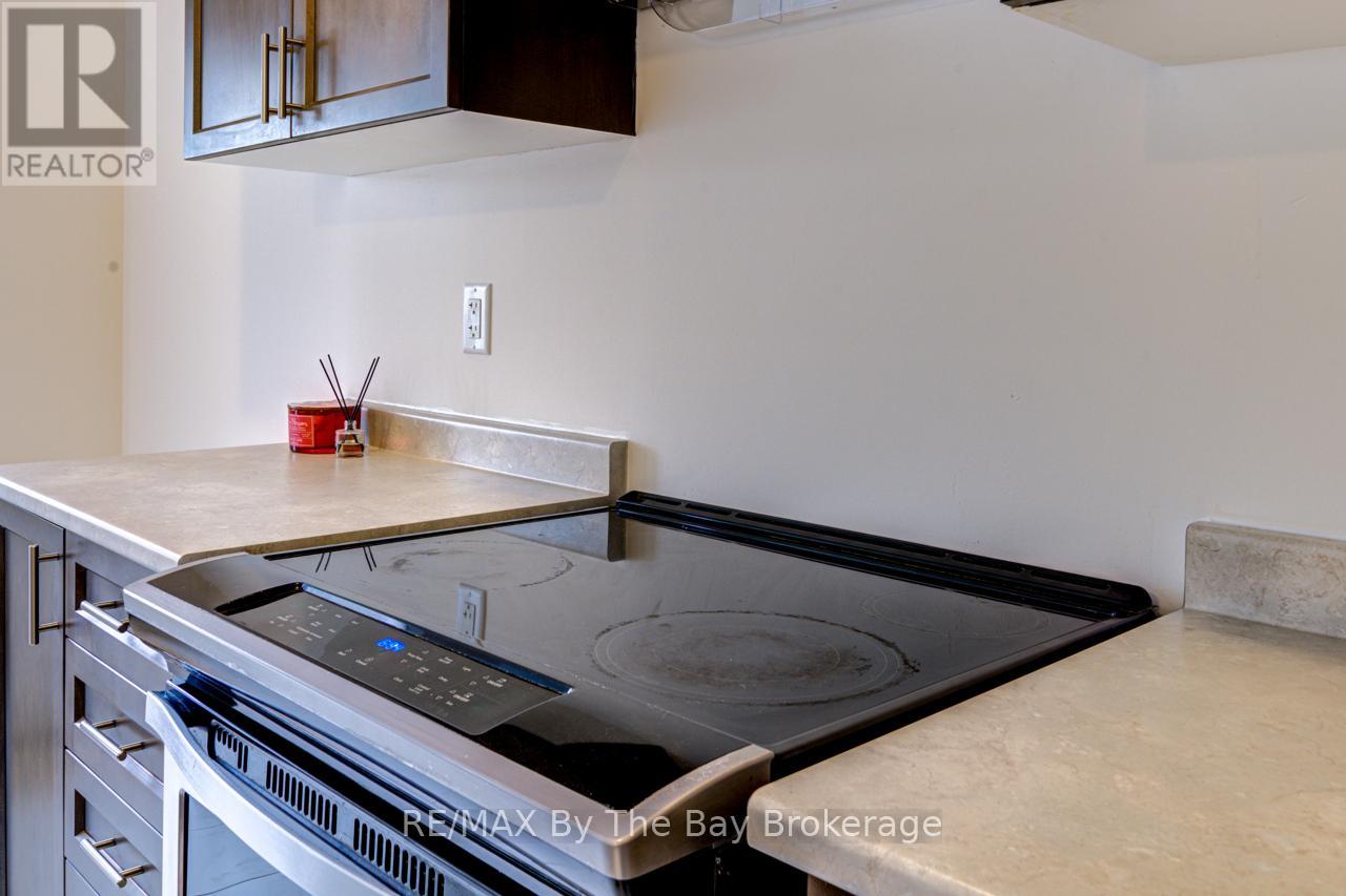 194 Rosanne Circle, Wasaga Beach, Ontario  L9Z 0N3 - Photo 12 - S12548002