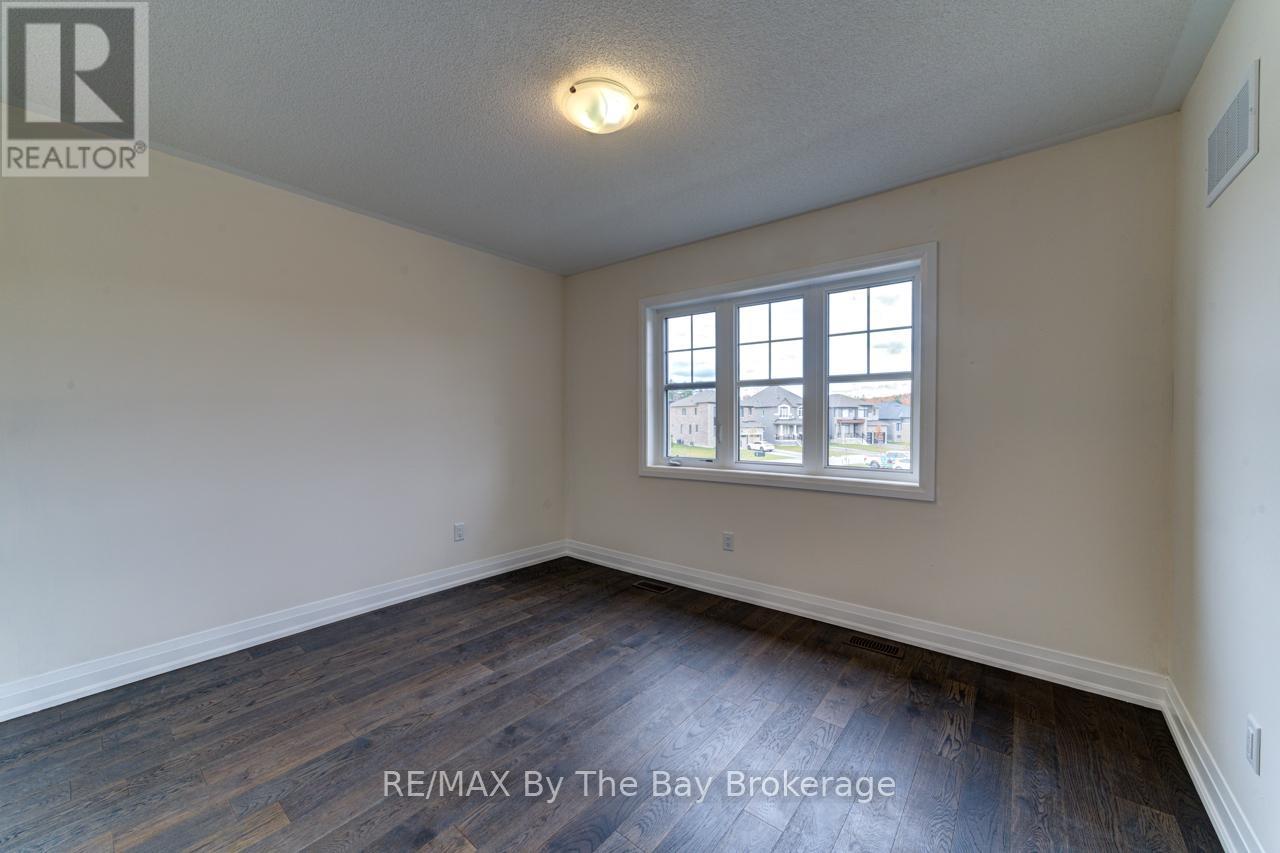 194 Rosanne Circle, Wasaga Beach, Ontario  L9Z 0N3 - Photo 37 - S12548002