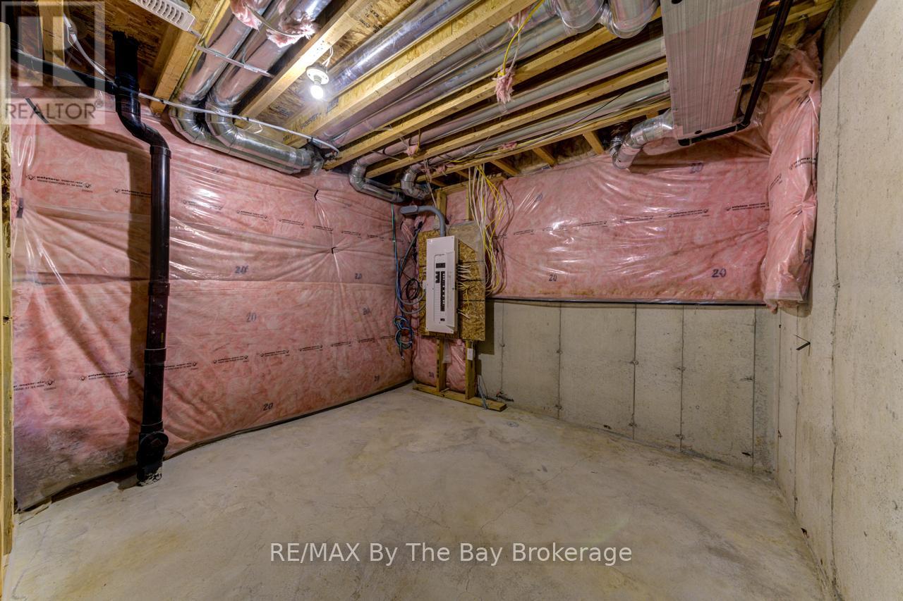 194 Rosanne Circle, Wasaga Beach, Ontario  L9Z 0N3 - Photo 44 - S12548002