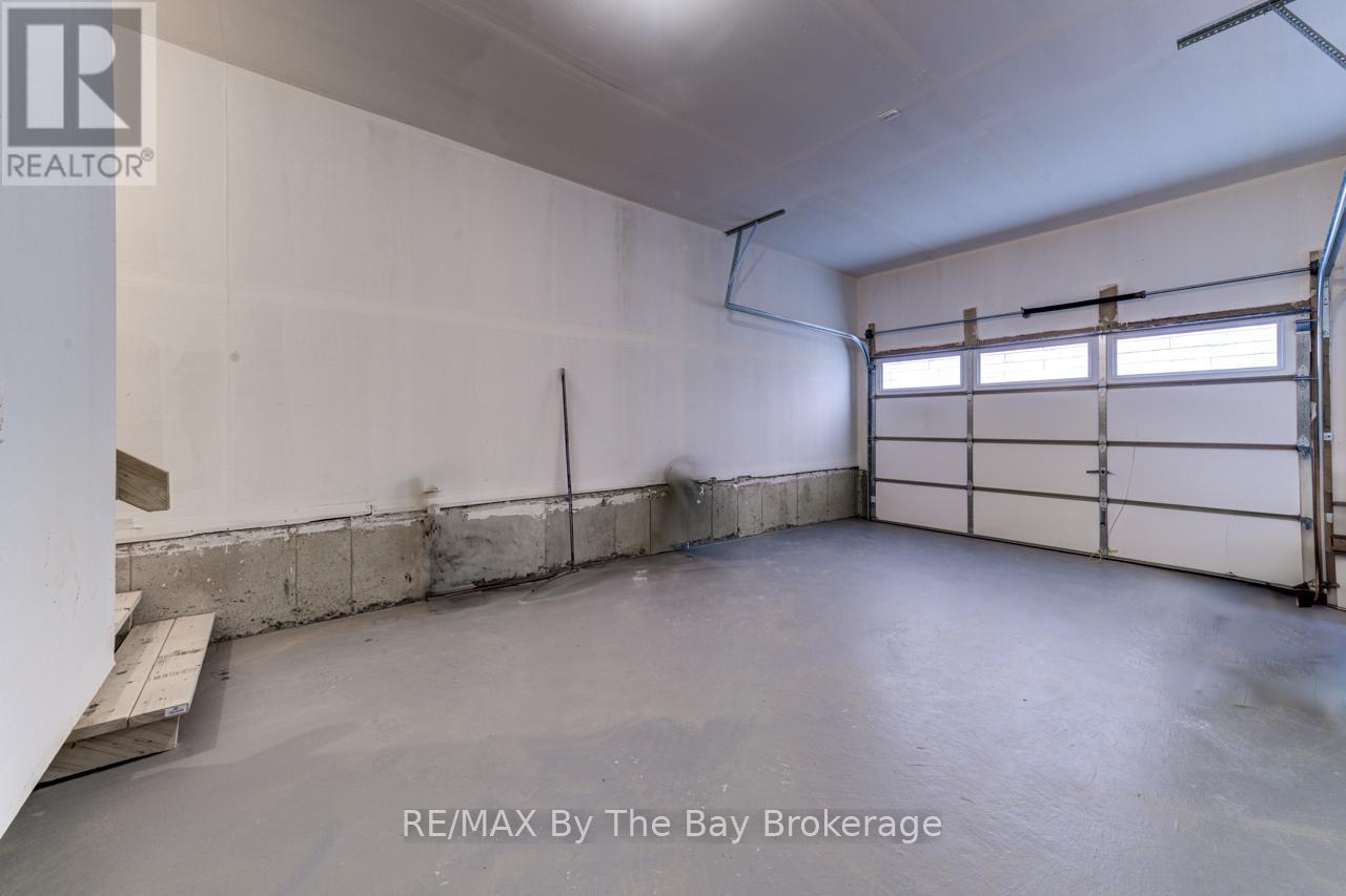 194 Rosanne Circle, Wasaga Beach, Ontario  L9Z 0N3 - Photo 45 - S12548002