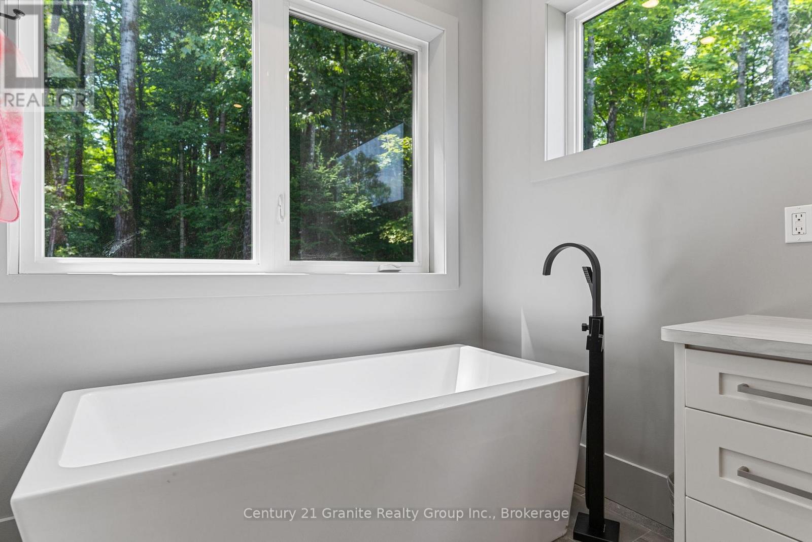 1100 Angel Road, Dysart Et Al, Ontario K0M 1S0 - Photo 35 - X12548014