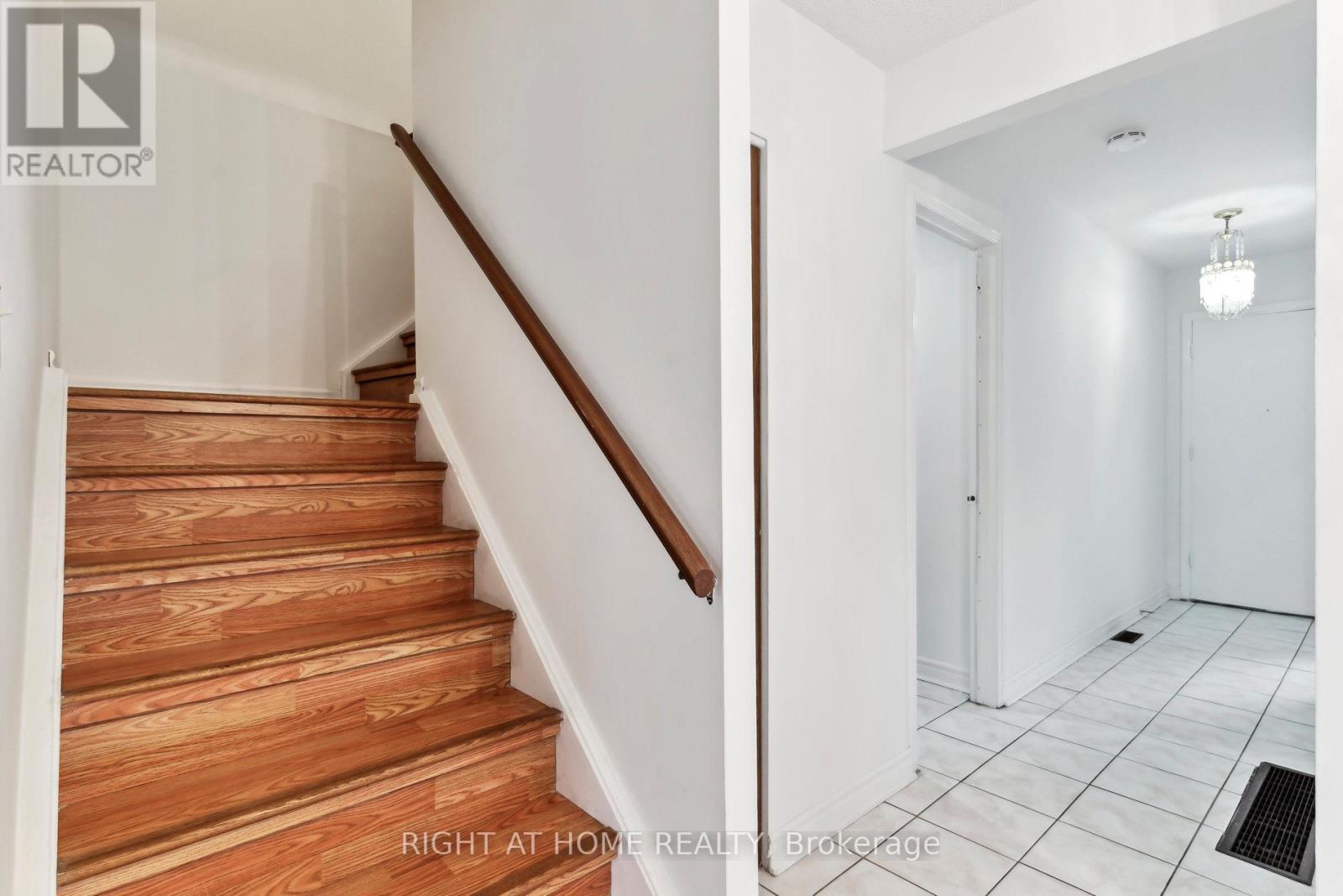 92 - 44 Chester Le Boulevard, Toronto, Ontario  M1W 2M8 - Photo 12 - E12548004