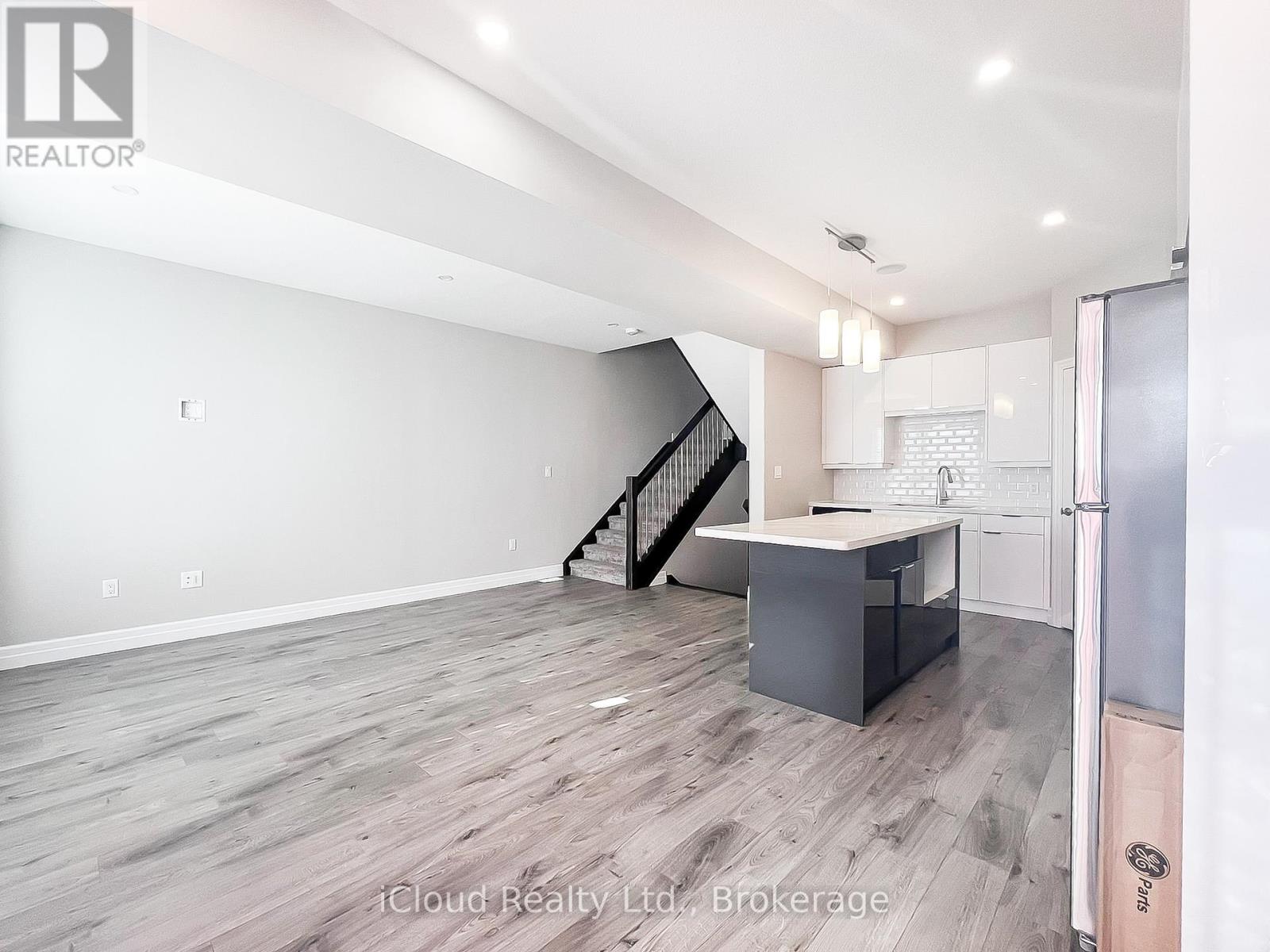 44 - 811 Sarnia Road, London North, Ontario L6H 0K3 - Photo 11 - X12480657