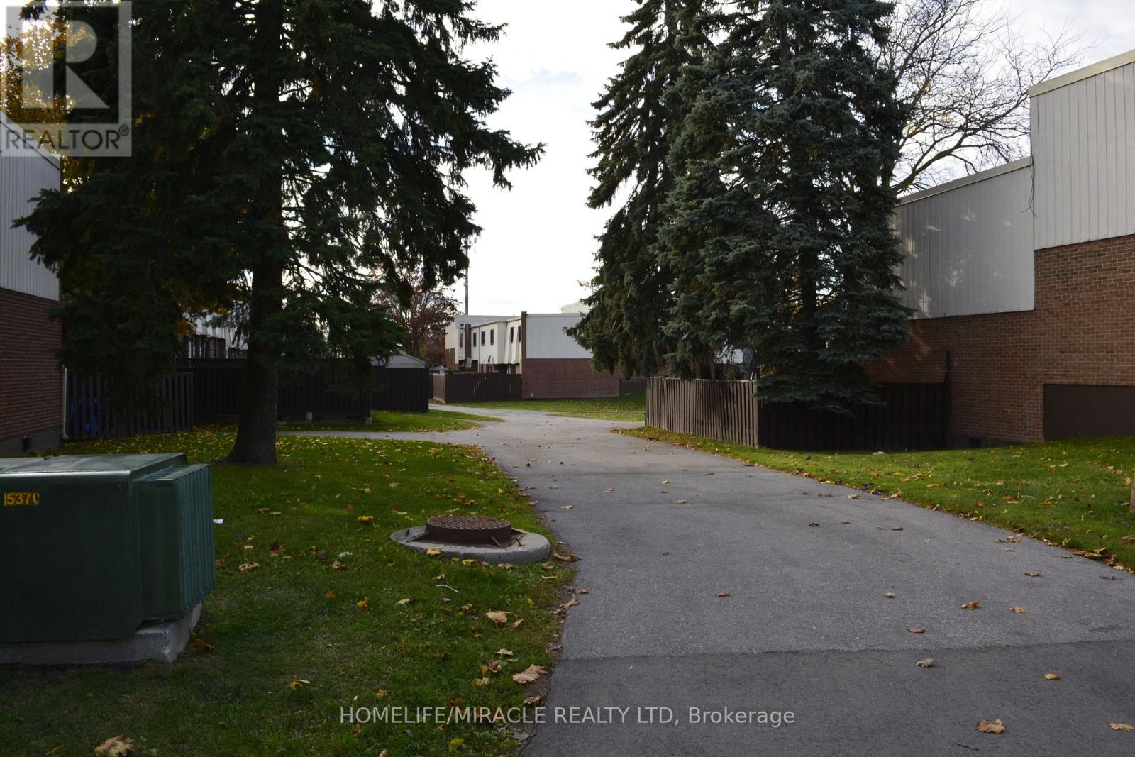 2 - 1100 Oxford Street, Oshawa, Ontario  L1J 6G4 - Photo 3 - E12402192