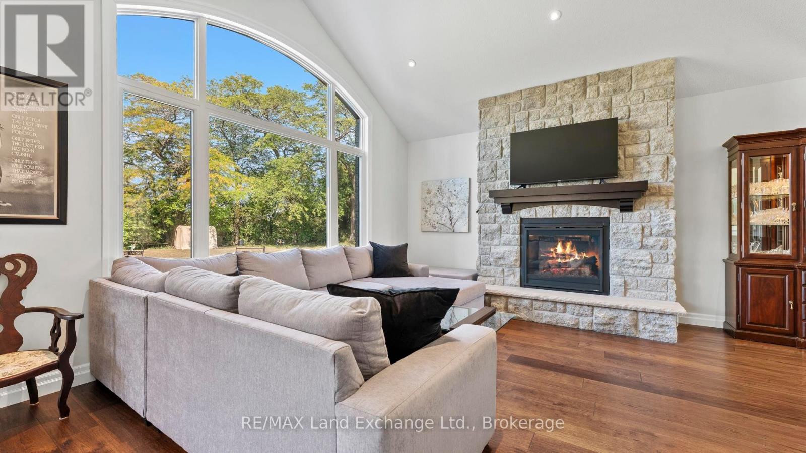 939 Bogdanovic Way, Huron-Kinloss, Ontario N2Z 0H4 - Photo 5 - X12412247