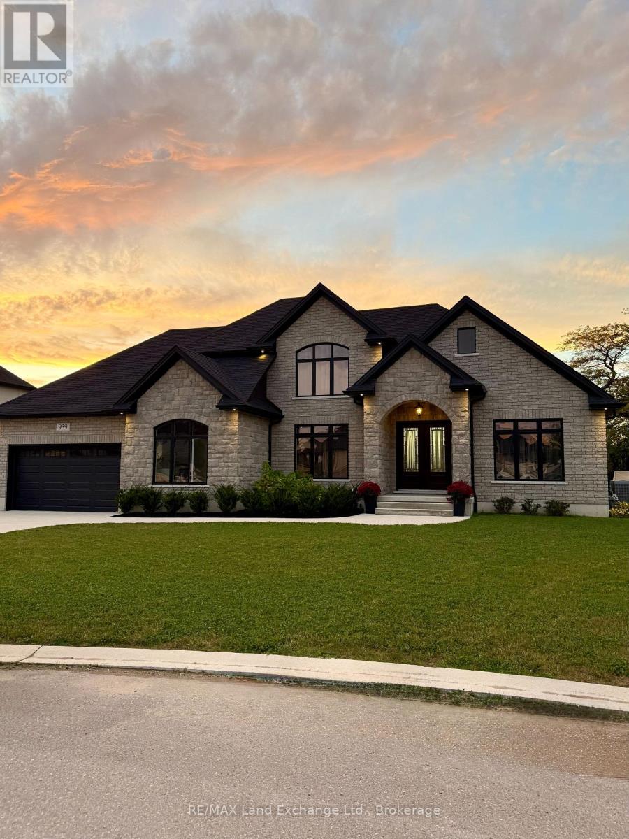 939 Bogdanovic Way, Huron-Kinloss, Ontario N2Z 0H4 - Photo 50 - X12412247