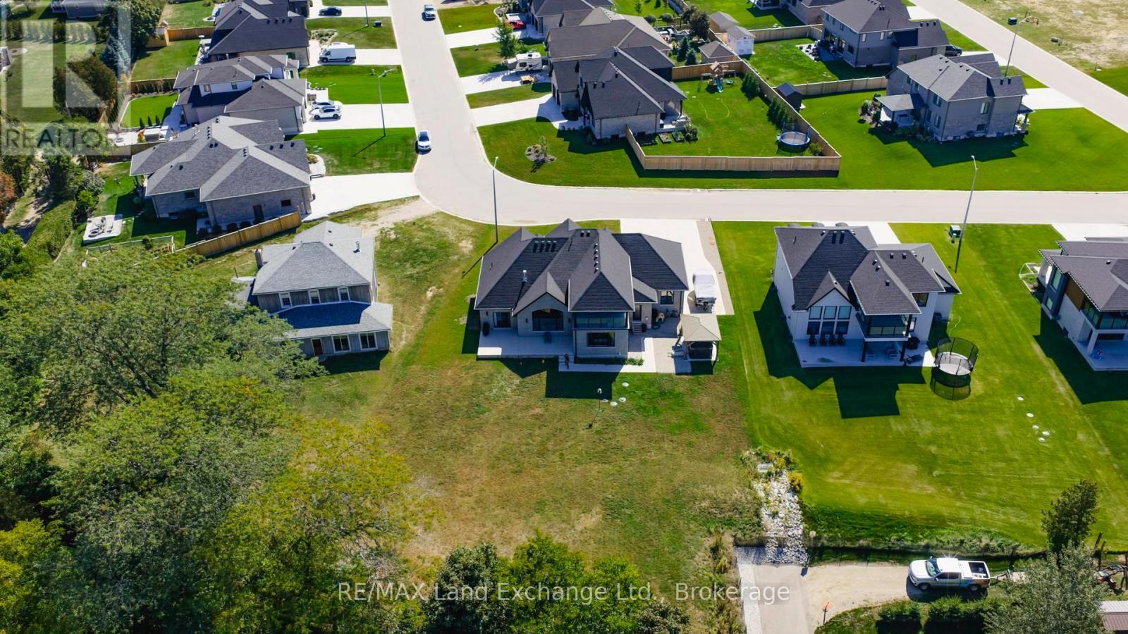 939 Bogdanovic Way, Huron-Kinloss, Ontario N2Z 0H4 - Photo 49 - X12412247