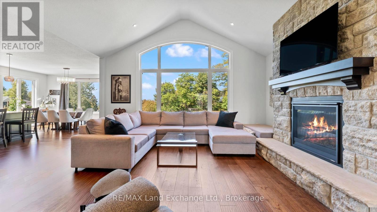 939 Bogdanovic Way, Huron-Kinloss, Ontario N2Z 0H4 - Photo 6 - X12412247