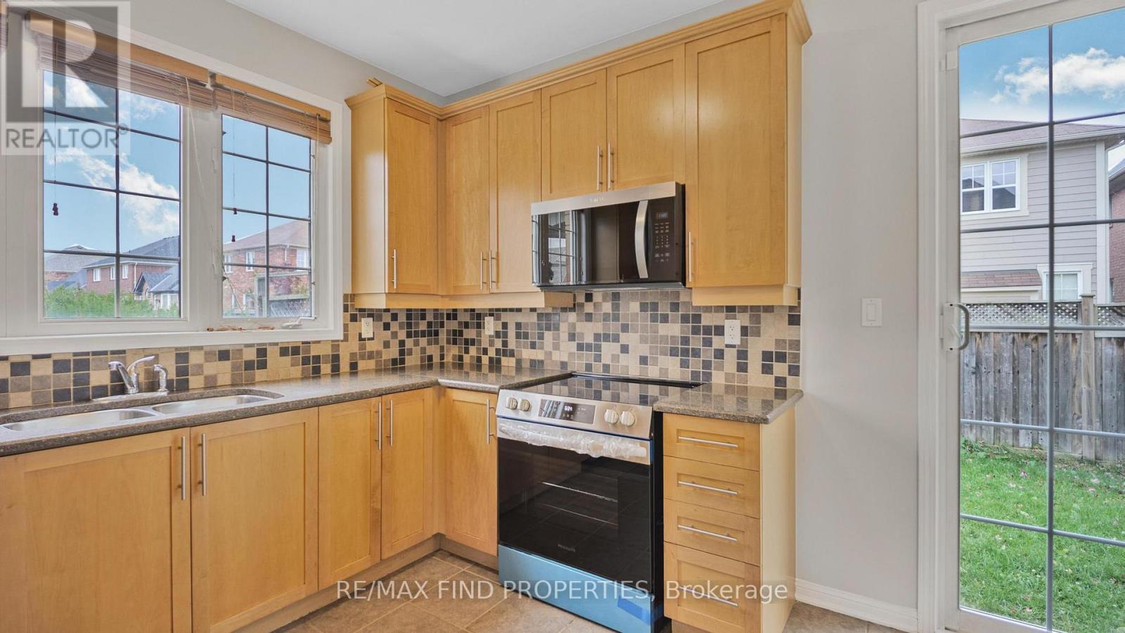 381 Ware Crescent, Milton, Ontario  L9T 0N2 - Photo 10 - W12547976