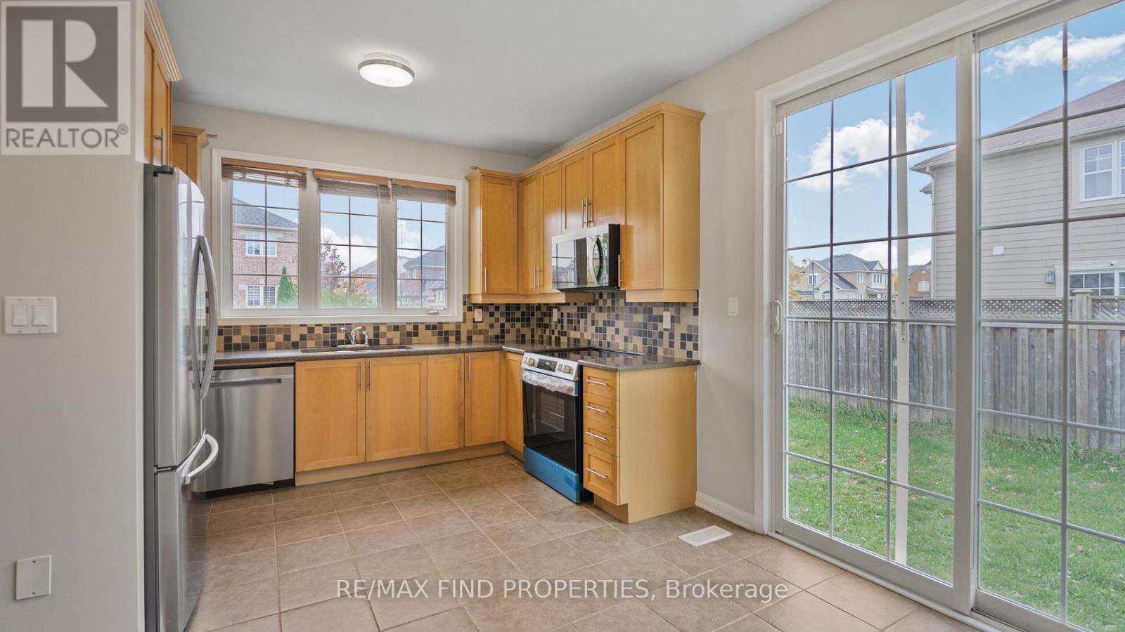 381 Ware Crescent, Milton, Ontario  L9T 0N2 - Photo 11 - W12547976