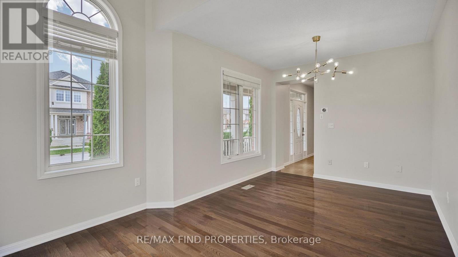 381 Ware Crescent, Milton, Ontario  L9T 0N2 - Photo 7 - W12547976